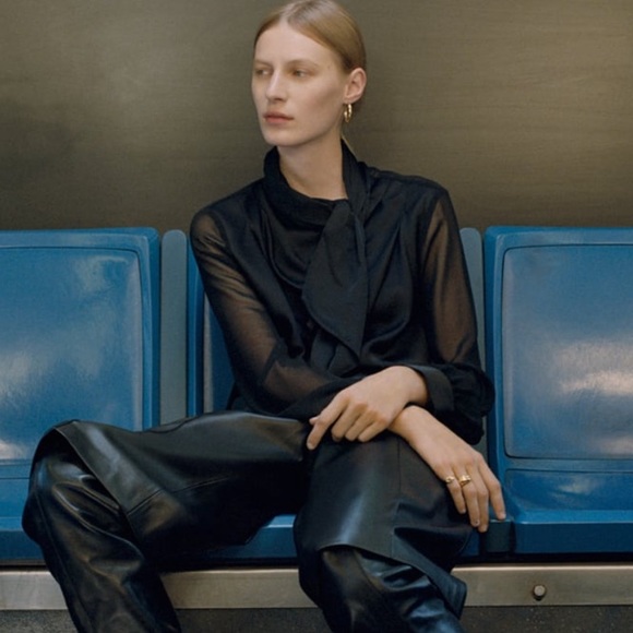 Black Zara blouse - Picture 2 of 4